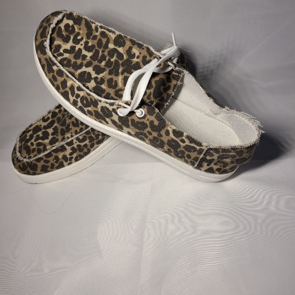 Cheetah pattern shoes, comfortable